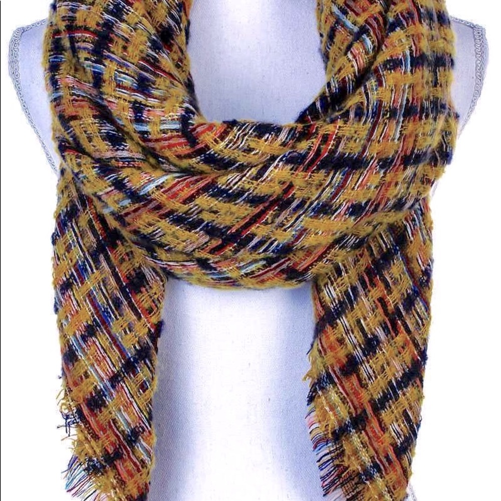 Soft & Cozy Plaid Scarf